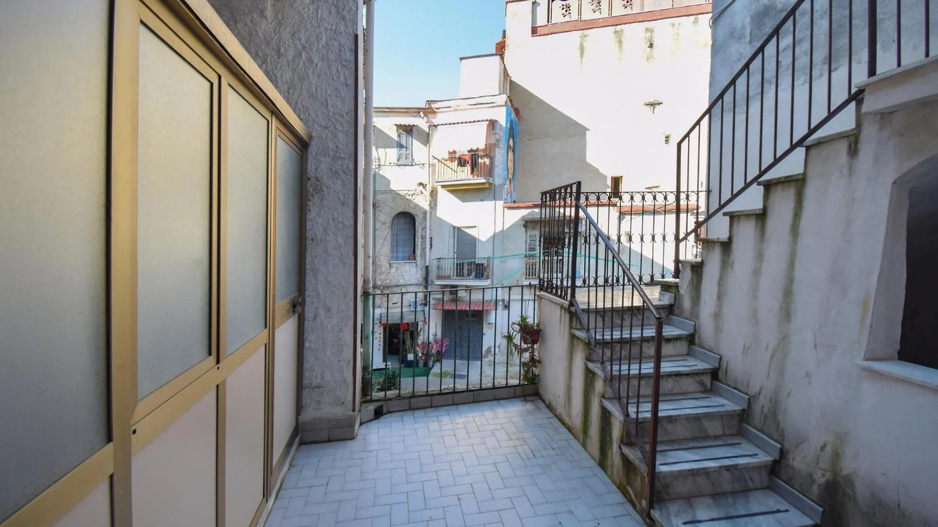 Beautiful Apartment In Napoli With Wifi Italy