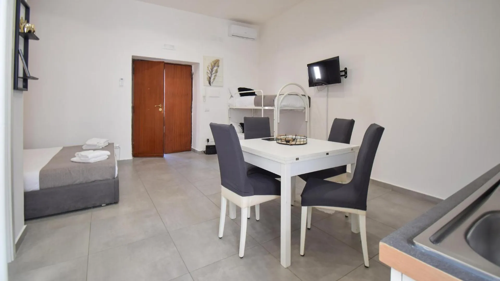 Beautiful Apartment In Napoli With Wifi